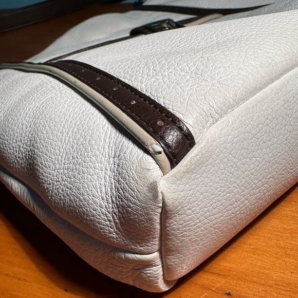 Stone Mountain White Leather Bag - Picture 14 of 16